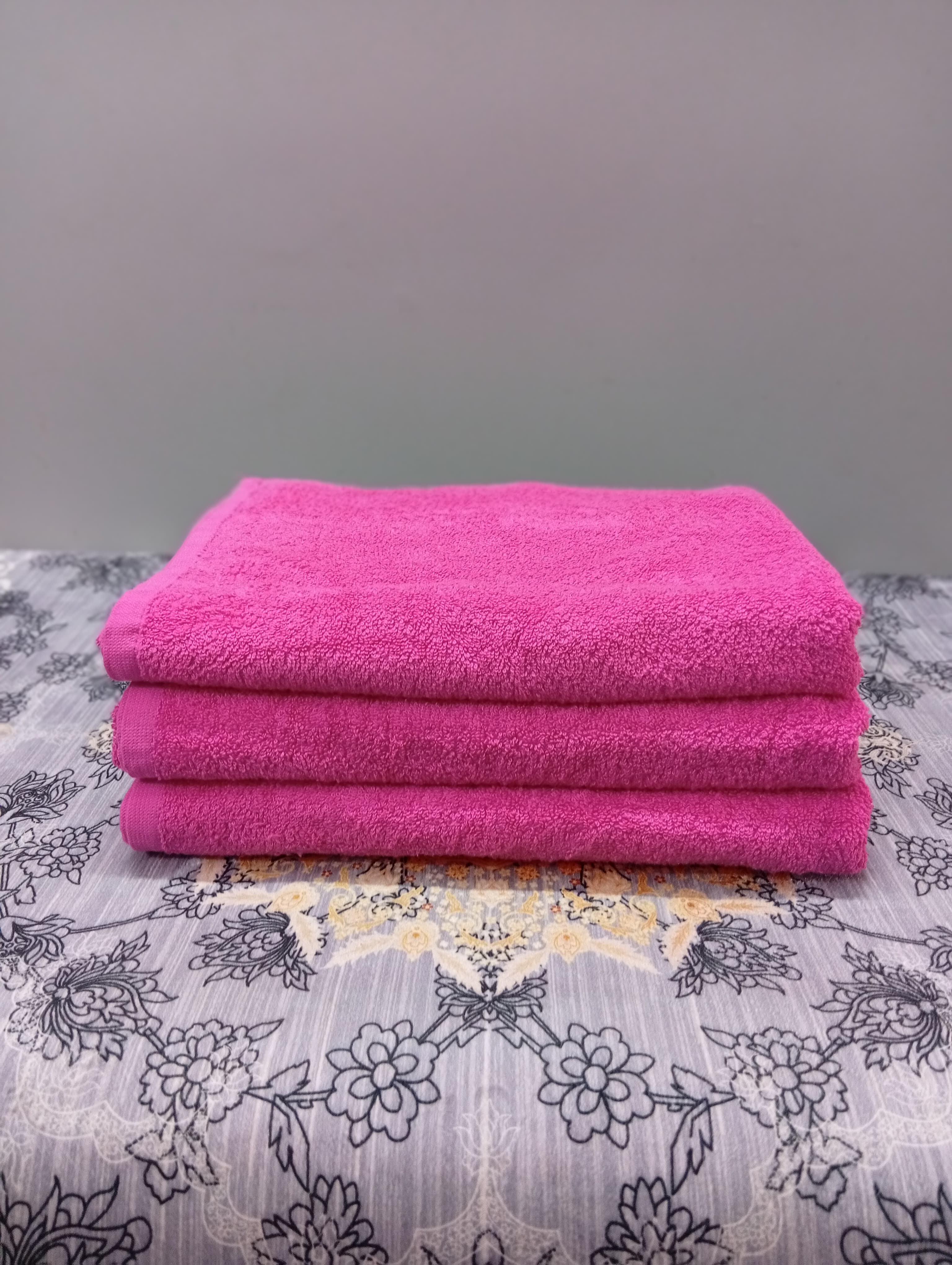 Comfort Magenta Pink bath towel